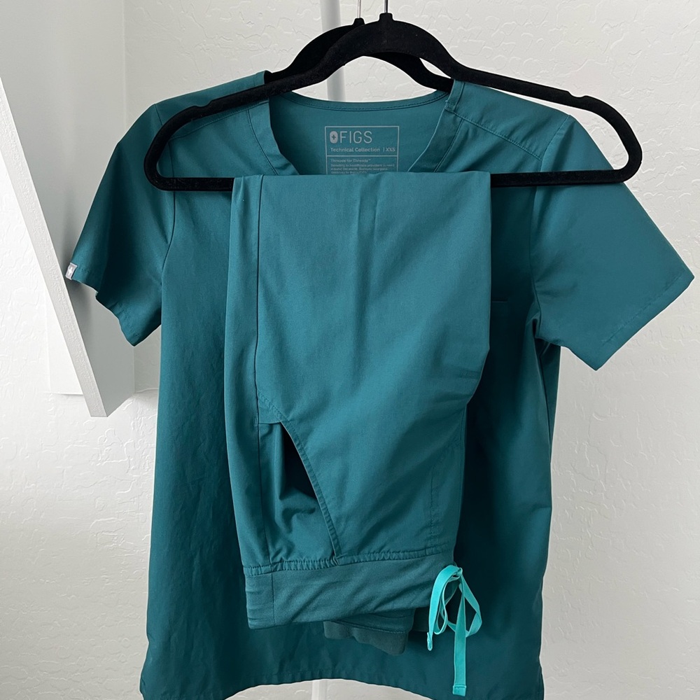 Caribbean blue FIONLITE figs scrub set xs petite